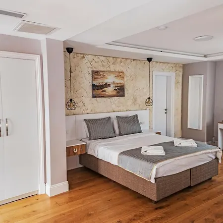 Galata Door 4*