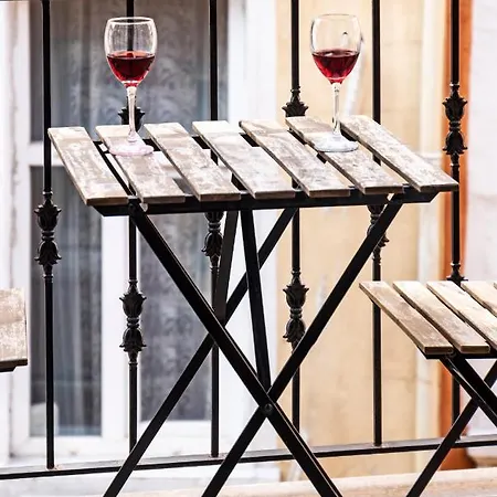 Galata Door فندق