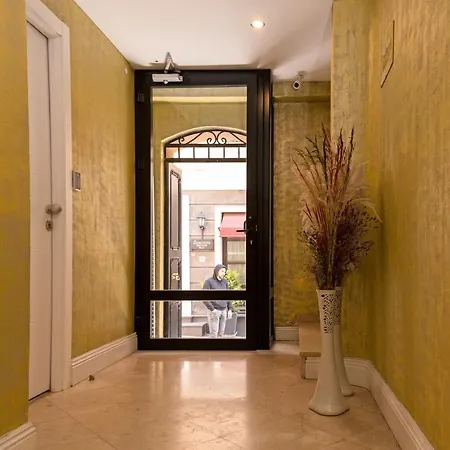 Galata Door فندق